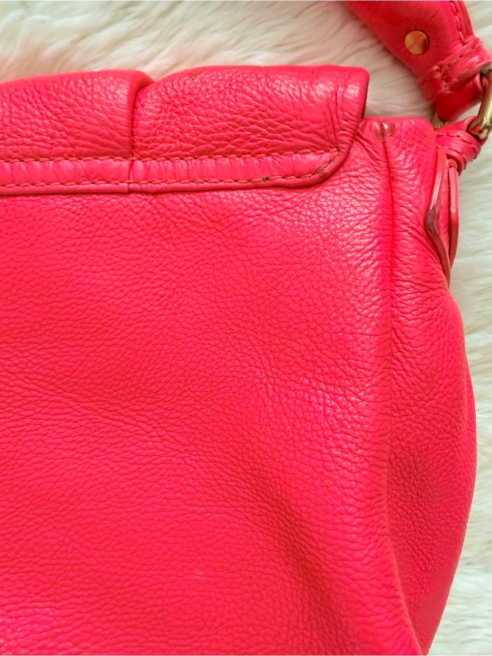 Marc by Marc Jacobs Classic Q Lil Ukita in Rock Lobster (EUC) - Picture 12 of 14